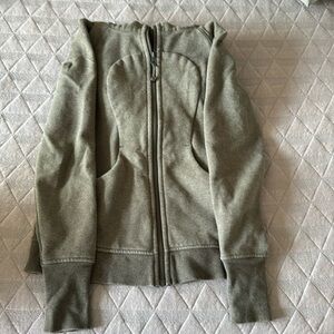 Size 6 lululemon scuba hoodie